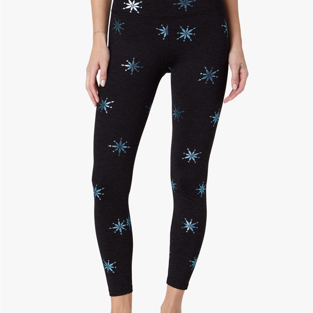 PowerShine High Waisted Midi Legging - Black-Ice Snowflake / L NWT Beyond Yoga